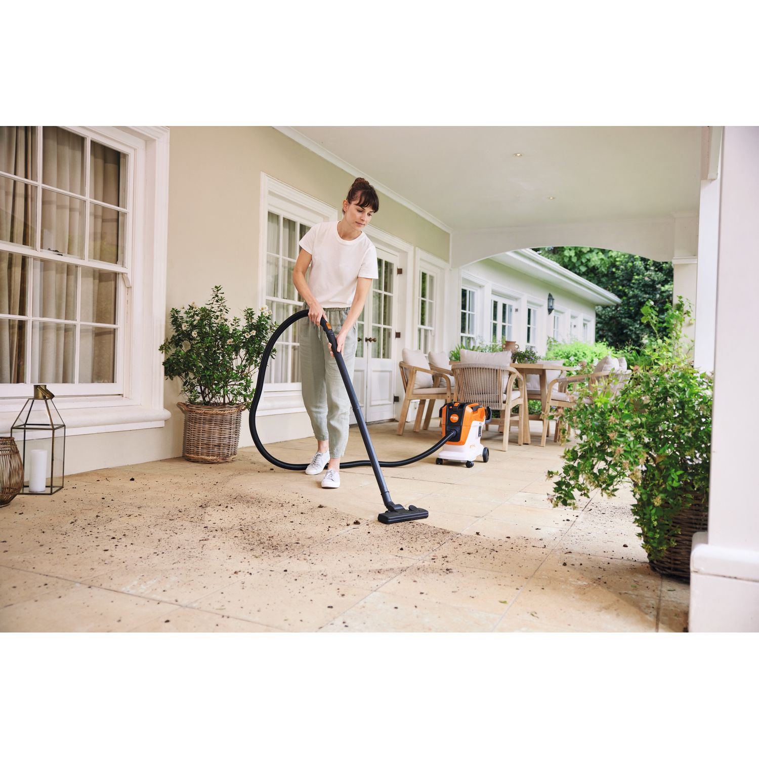 Аккумуляторный пылесос STIHL SEA60
