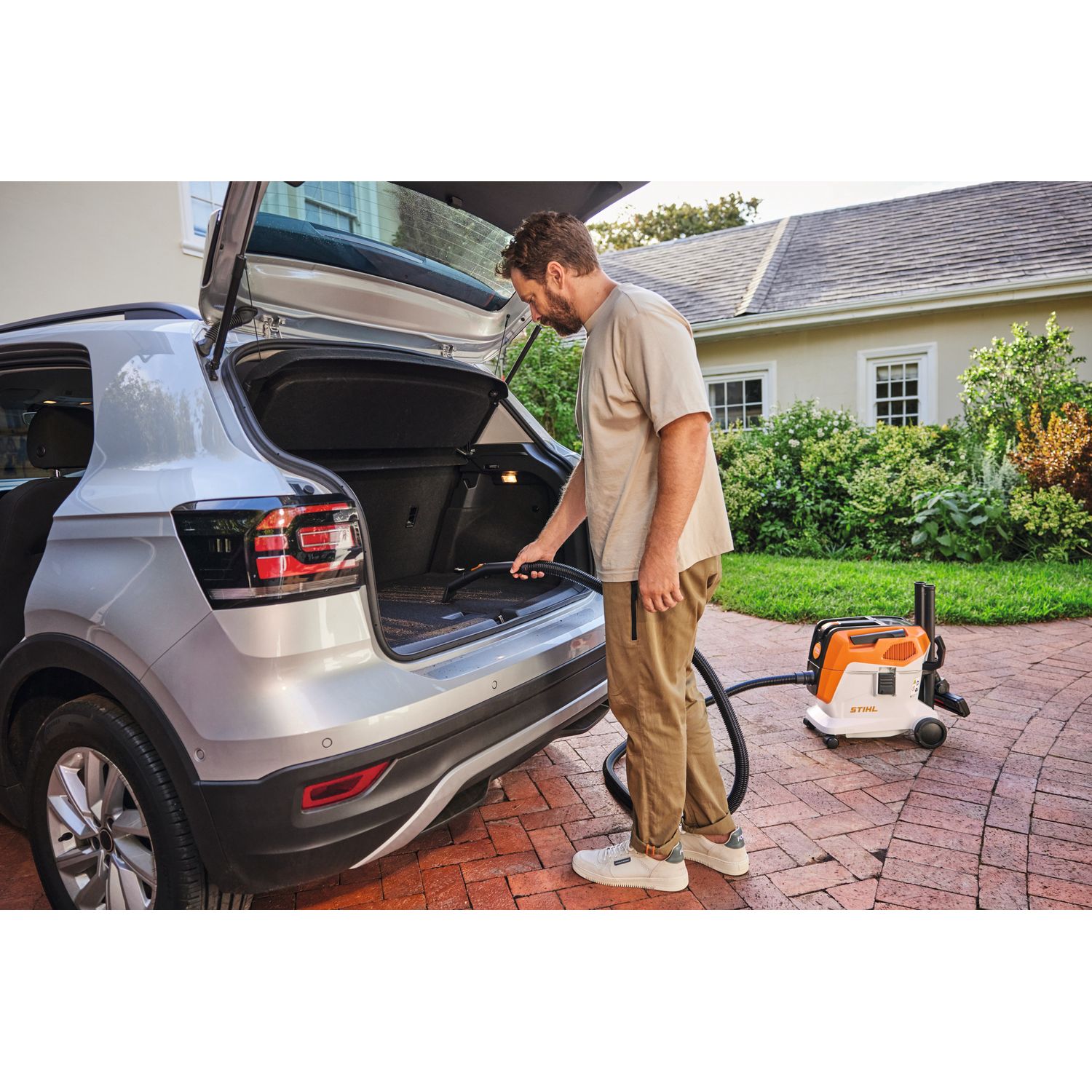 Аккумуляторный пылесос STIHL SEA60