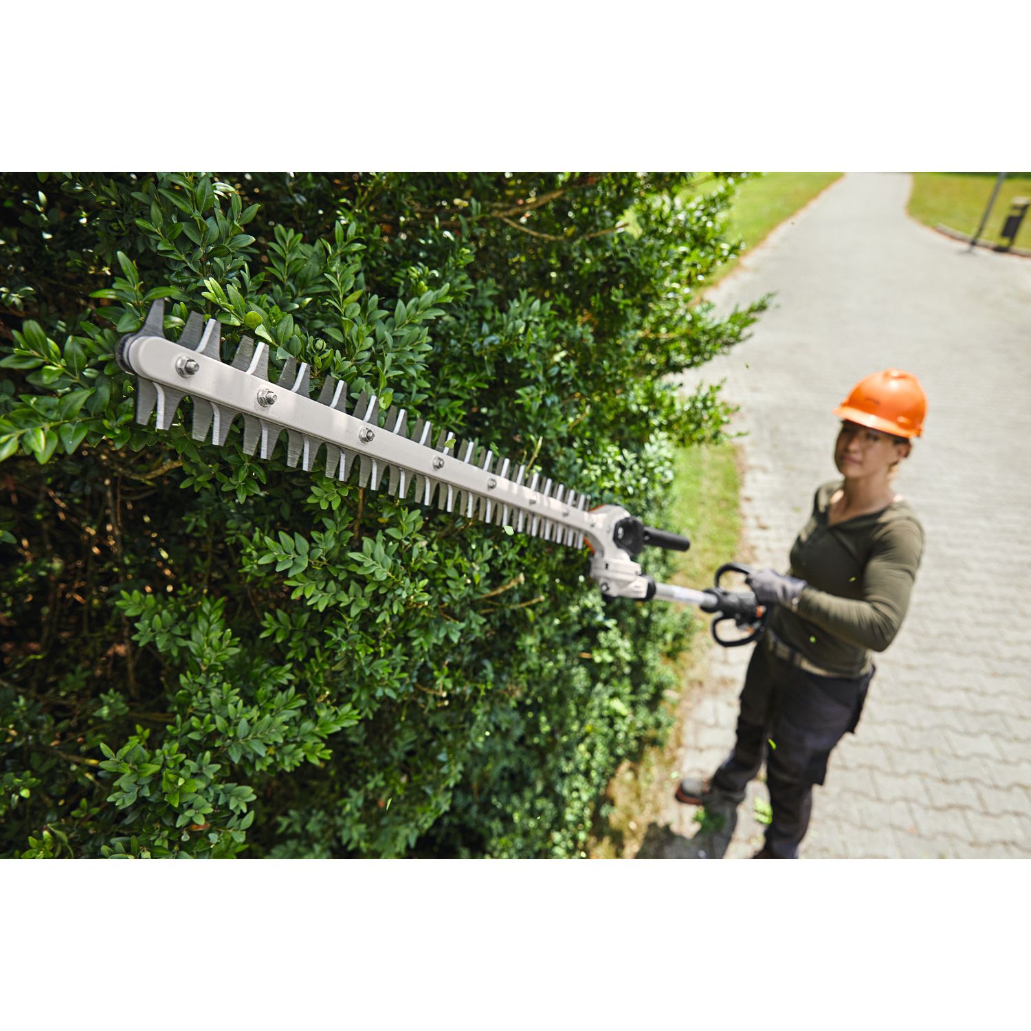 Аккумуляторный высоторезный кусторез STIHL HLA 135 K