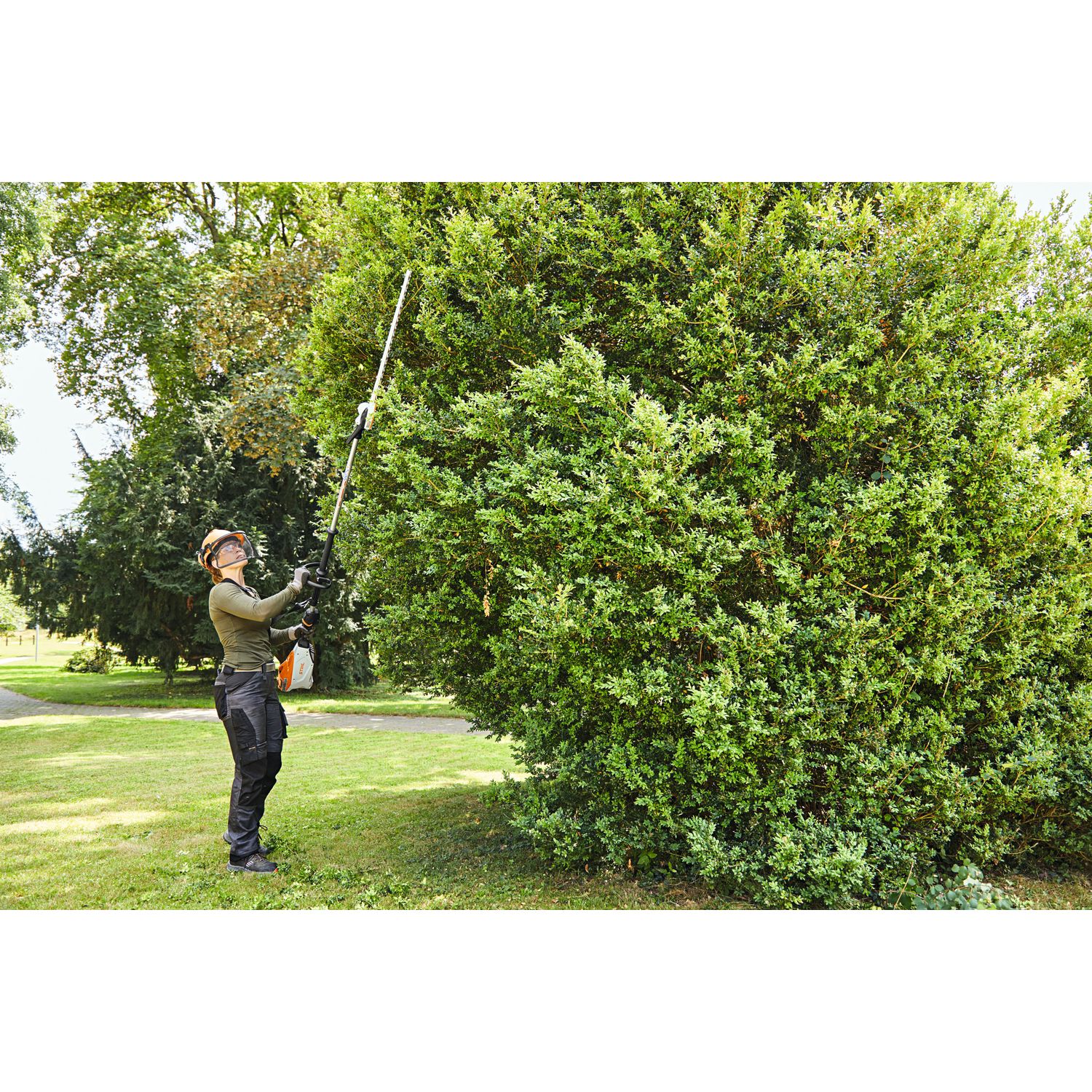 Аккумуляторный высоторезный кусторез STIHL HLA 135 K