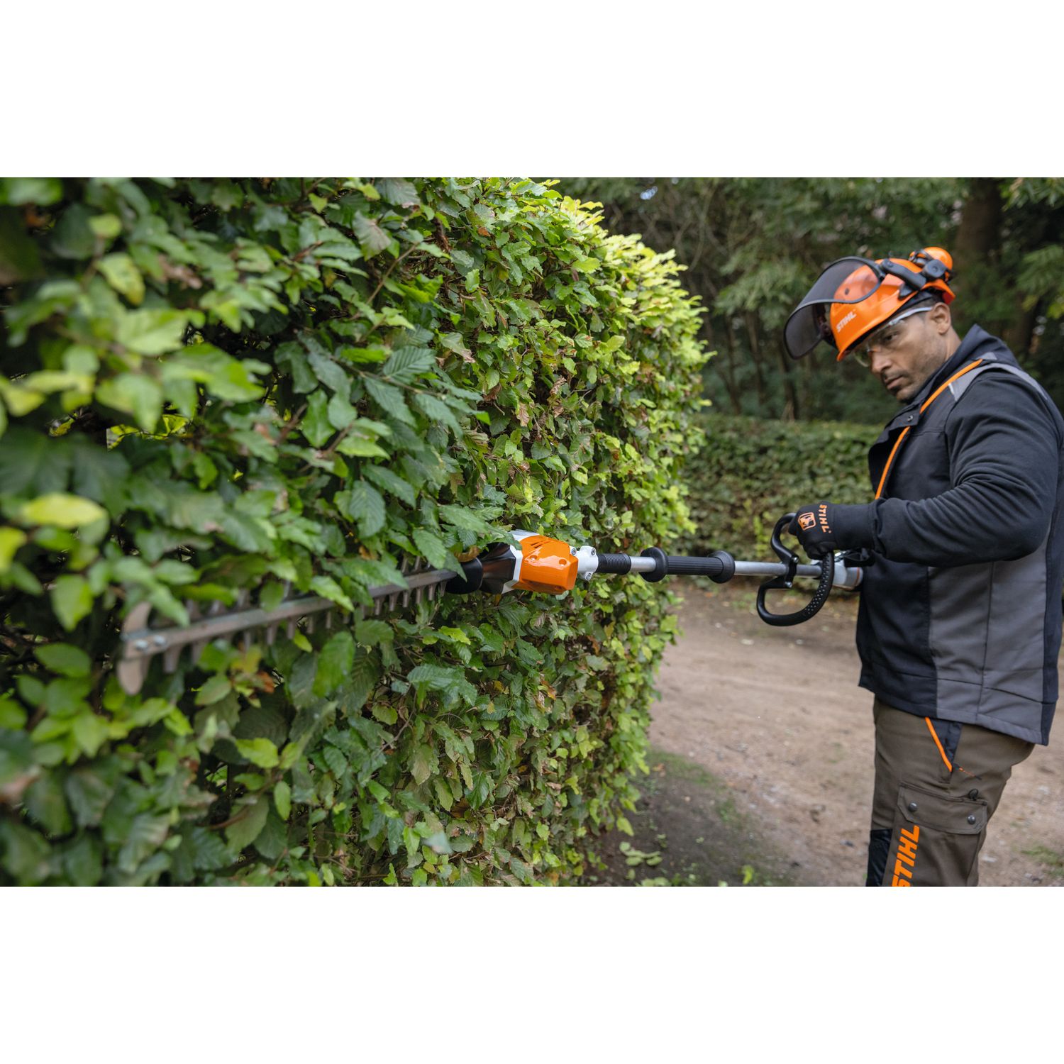 Аккумуляторный широкозахватный кусторез STIHL HLA 66