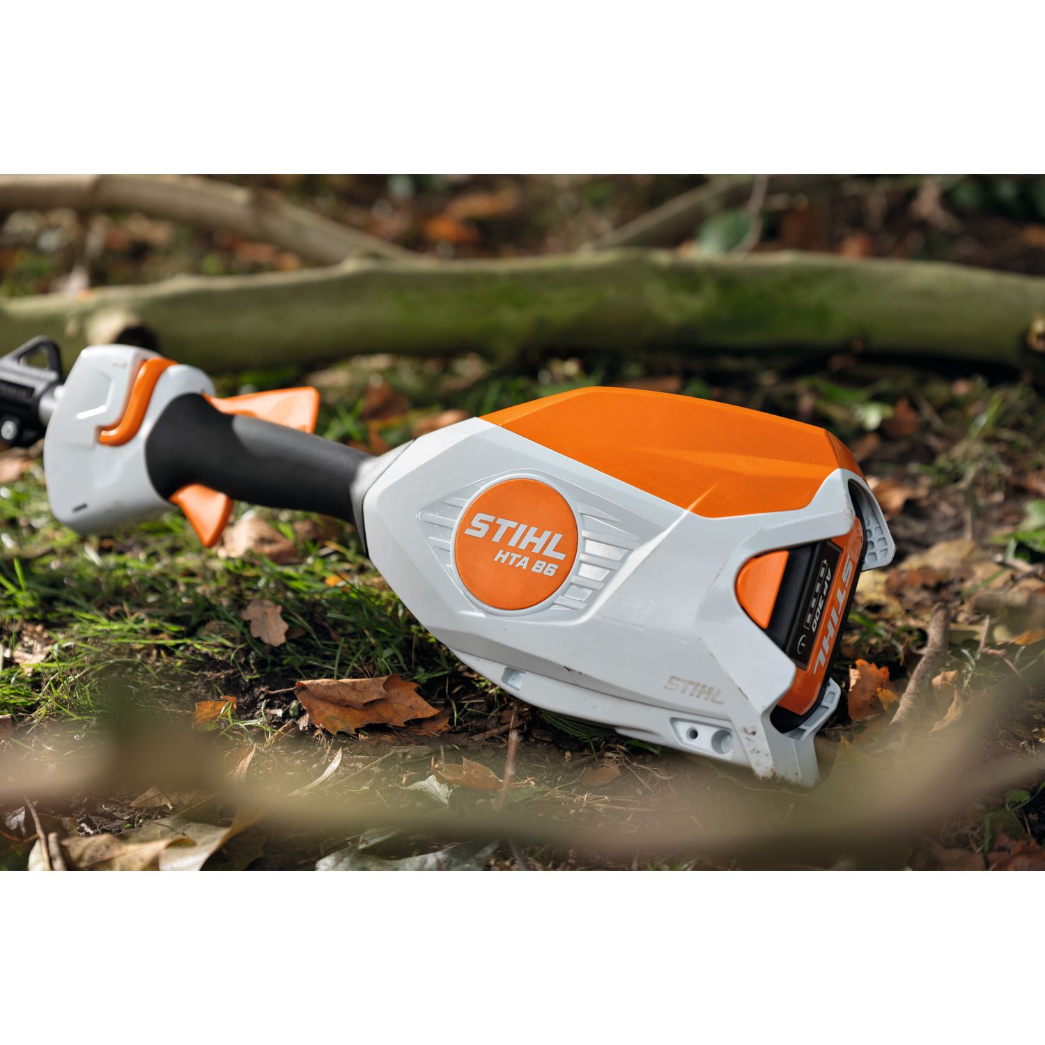 Аккумуляторная высоторезная пила STIHL HTA 86 с шиной 12 дюймов (30 см)