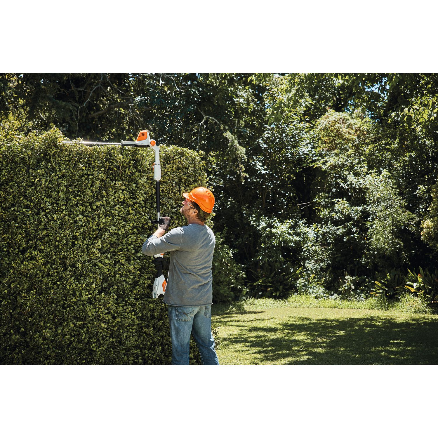 Аккумуляторный широкозахватный кусторез STIHL HLA 56