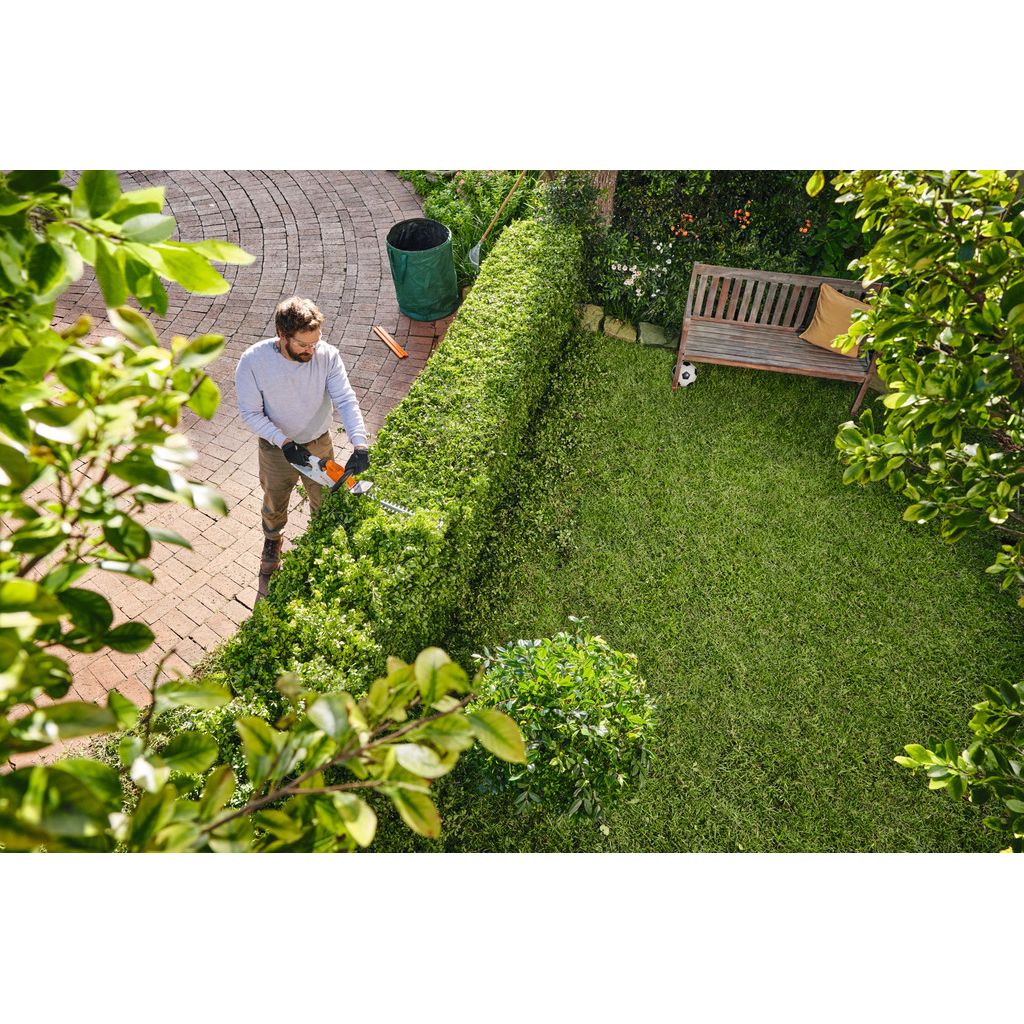 Аккумуляторный кусторез STIHL HSA 30