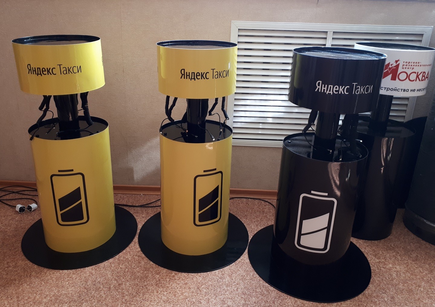 Стойка для зарядки телефонов TOWER POWER mini