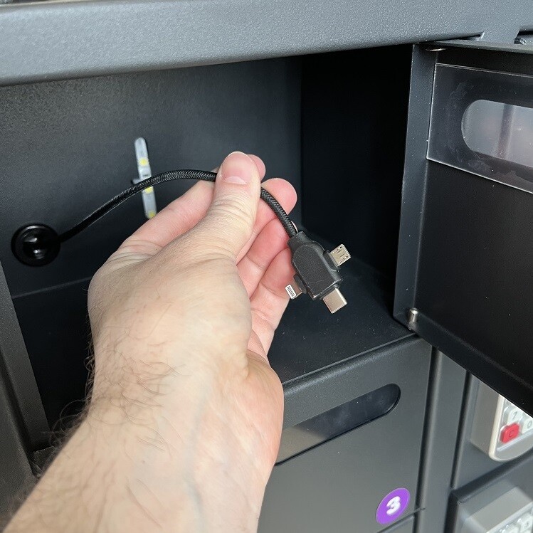 Автомат для зарядки мобильных устройств LOCKER L10 MEDIA